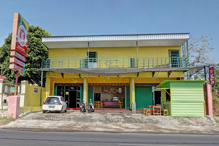 Exterior & Views