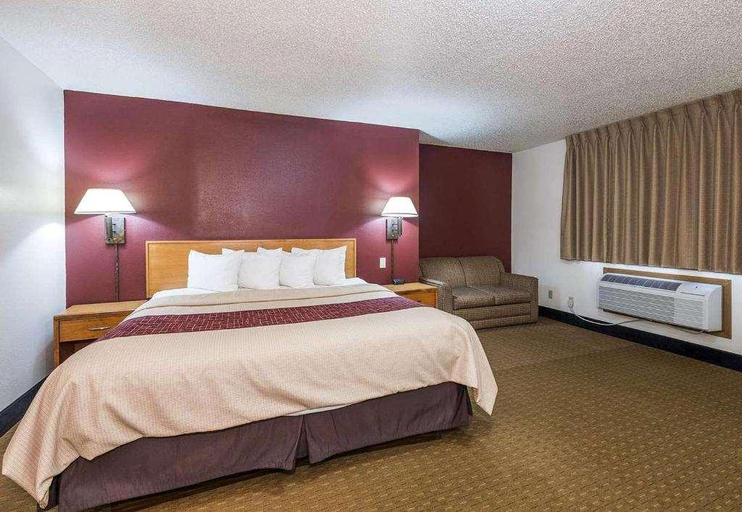 Bedroom 3, Bearcat Inn And Suites, Nodaway