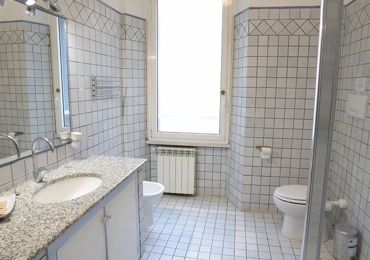 Bathroom 4, GH Colosseum, Roma