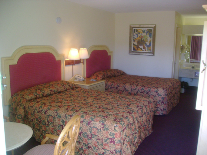 Bedroom 4, Western Motel Philadelphia, Neshoba