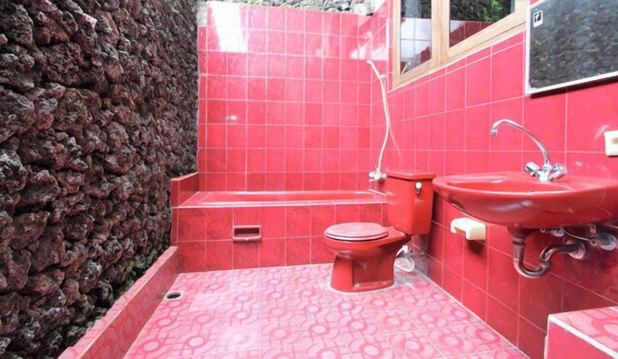Bathroom 5, Tungeh Inn, Gianyar