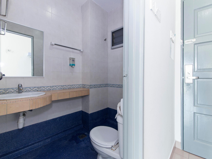 Bathroom 4, S2 Hotel, Seremban