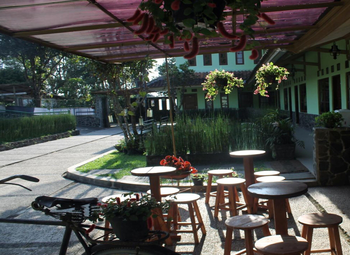 Food & Drinks, Graha Atmadja Syariah Lembang, Bandung