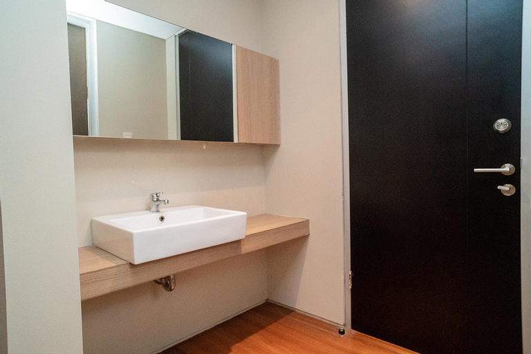 Bathroom 10