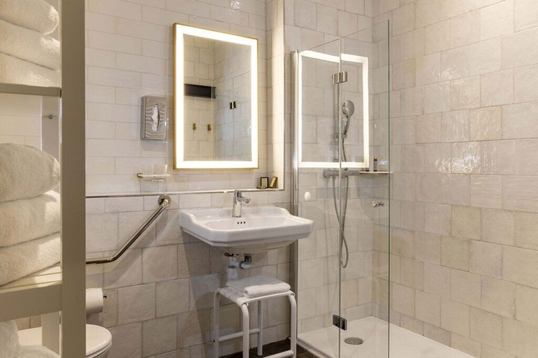 Bathroom 4, Jardins du Luxembourg, Paris