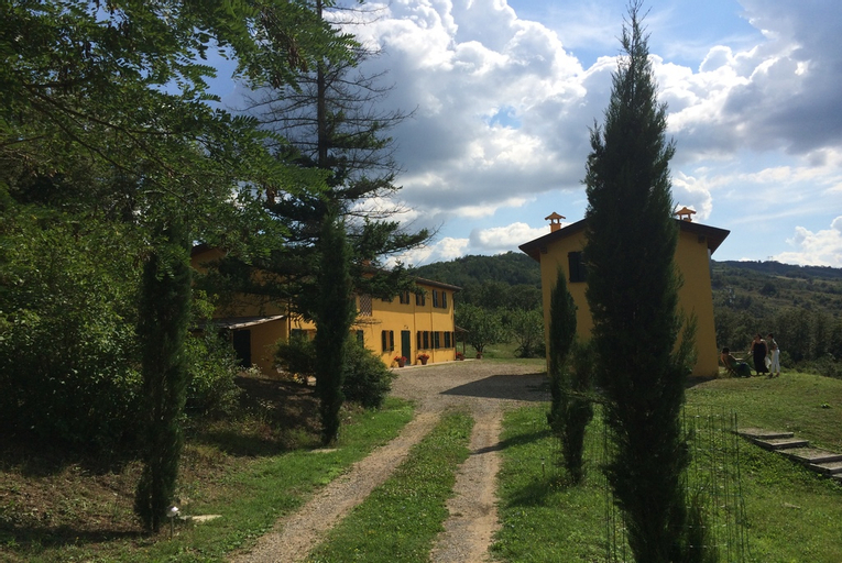 Hilltop Villa Hideaway with Pool Sleeps 10, Bologna