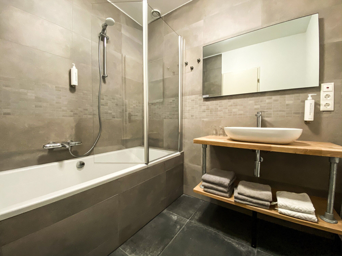 Bathroom 3, Hotel Crasborn Thorn, Thorn