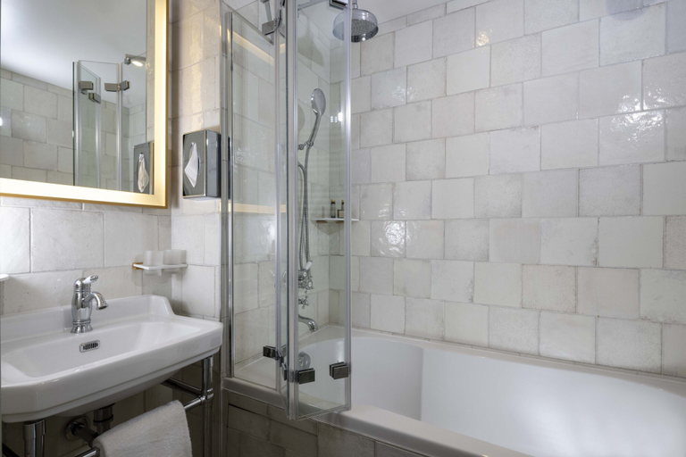 Bathroom 4, Jardins du Luxembourg, Paris