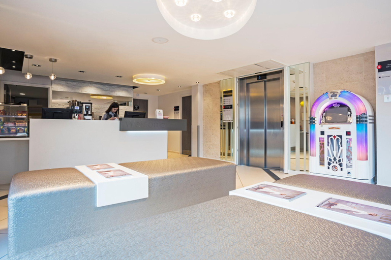 Public Area 5, Point A London Canary Wharf, London