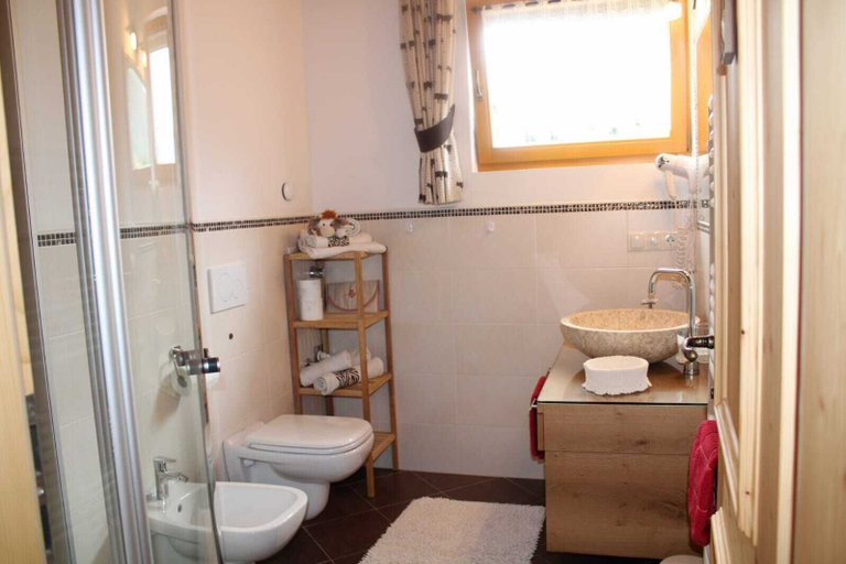 Bathroom 3, Untertalhof, Bolzano