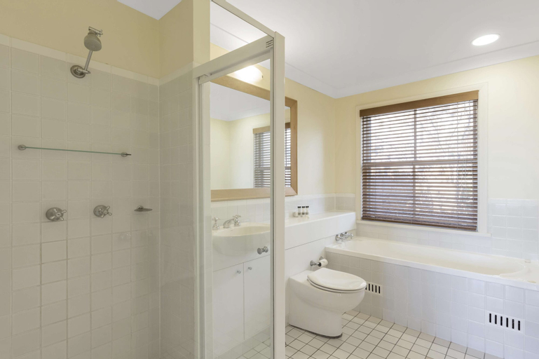 Bathroom 15
