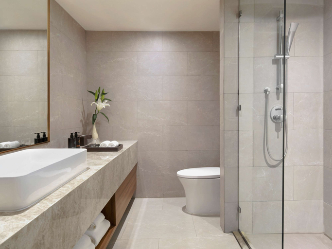 Bathroom 5, Hotel Windsor Suites Bangkok, Khlong Toey