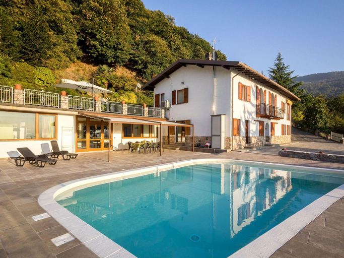 Gorgeous Mansion in Pisogne with Private Swimming Pool, Brescia