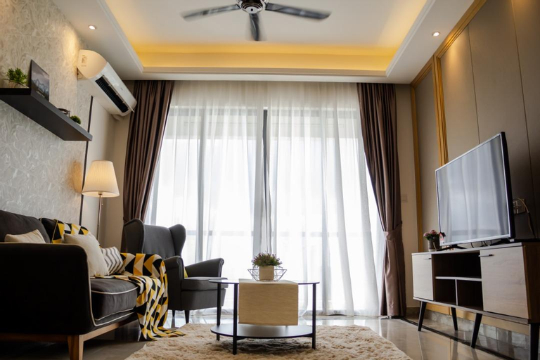 Bedroom 1, fashion decoration luxury 5min to CIQ, Johor Bahru