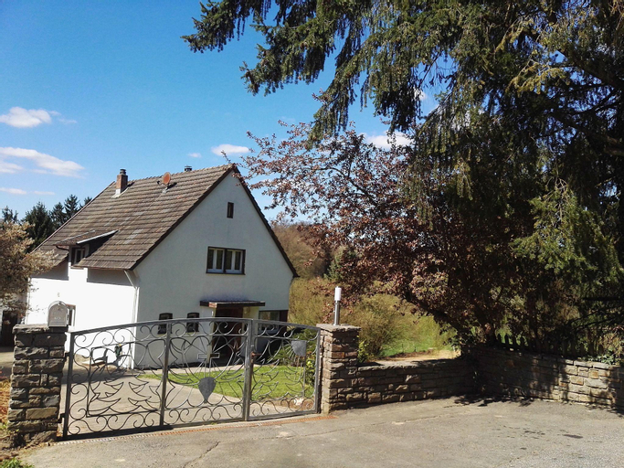 Holiday Home in Filz near River, Cochem-Zell