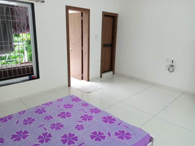 Exterior & Views, White bungalow, Rajkot