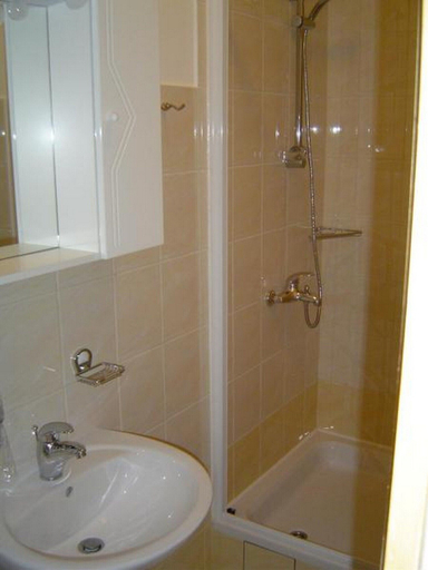 Bathroom 4, Apartments Kaina, Tisno