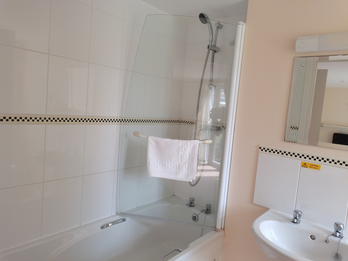 Bathroom, Mather House Retreat, Oxfordshire