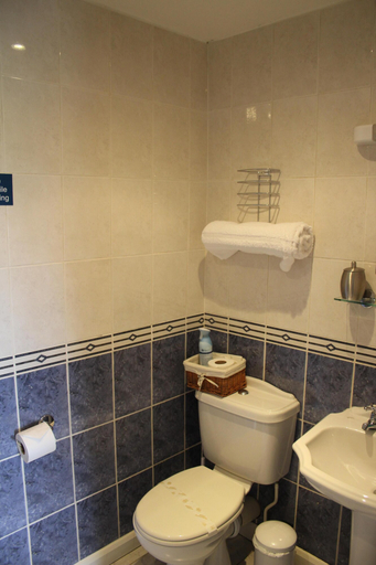 Bathroom 4, The Lord Nelson Inn, Nottinghamshire