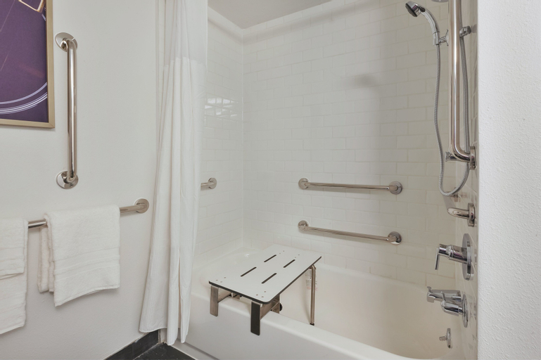 Bathroom 22