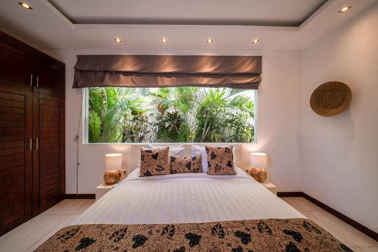 Bedroom 2, Elegant 3BR Villa Tira in Central Seminyak, Badung