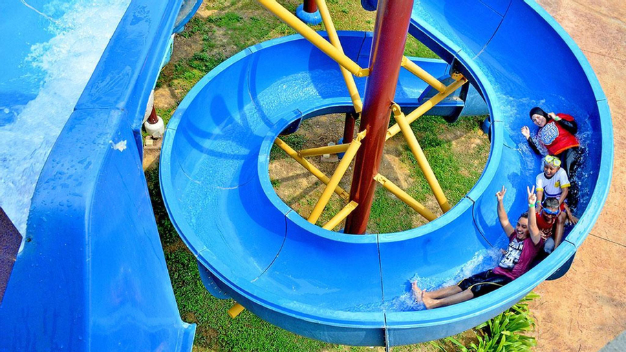 Family & Kids 2, JACUZZI FREE WATERPARK Bayou Resort Themepark 3, Malacca City