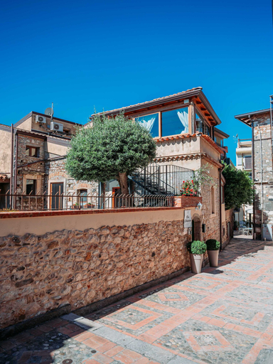 Exterior & Views 2, Villa Anna al Duomo, Messina