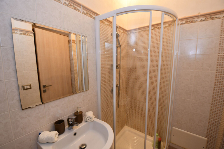 Bathroom, Il Giardino del Saraceno House, Enna