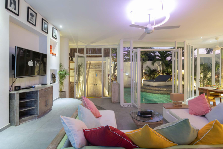 Others 2, 2/3 OFF* Modern Central Pvt. Villa w/ Pool&Parking, Badung