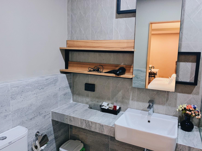 Bathroom 3, Sky Wave Patong, Phuket Island
