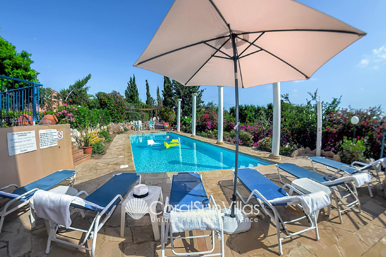 Sport & Beauty 2, Family villa, Complete Privacy ,Large Pool, Garden