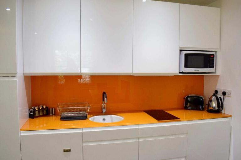 Others 5, Charming 2 Bedroom Apartment in Kentish Town, London