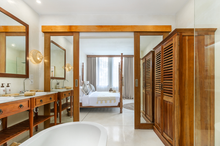 Bathroom 2, White Goose Boutique Hotel, Badung
