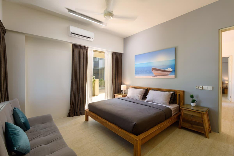 Beachfront/Direct access Pool Apartment@BY THE SEA, Penang Island