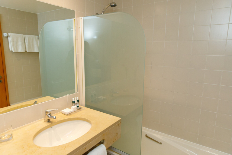 Bathroom 5, Boutique Hotel Marina S. Roque, Lagos