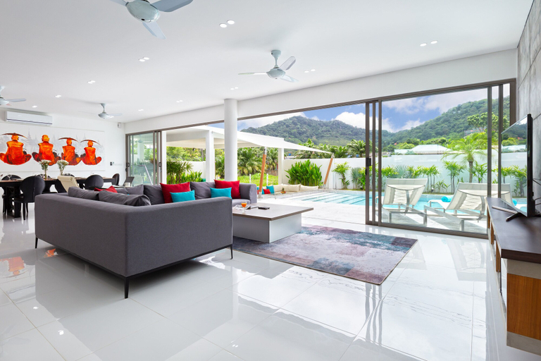 Public Area 3, Open-space Design 4BR Pool Villa Luna, Phuket Island