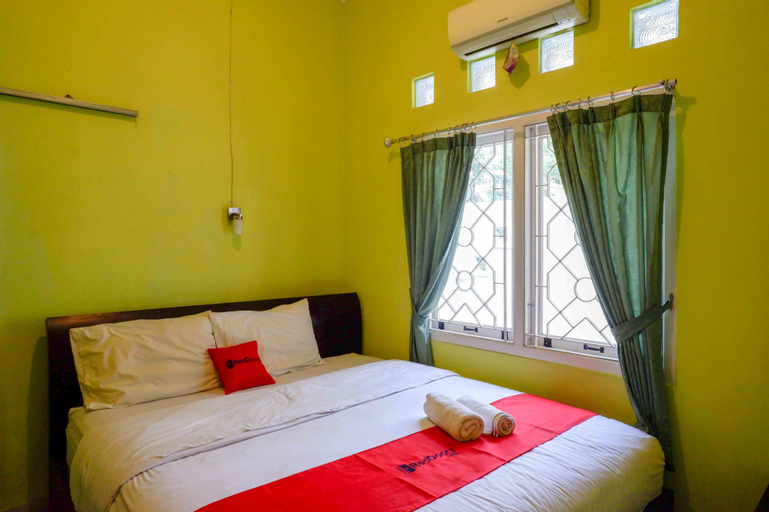 Bedroom 2, RedDoorz near Institut Pertanian Yogyakarta, Yogyakarta