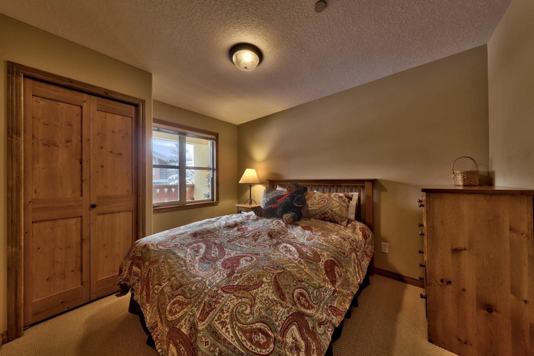 Bedroom 3, Crystal Forest #72 By Bear Country, Thompson-Nicola