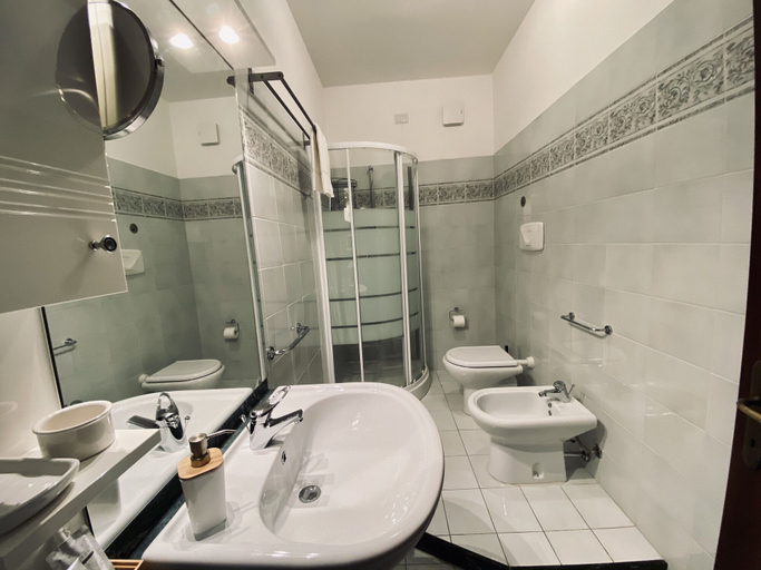Bathroom 4, Quo Vadis, Perugia