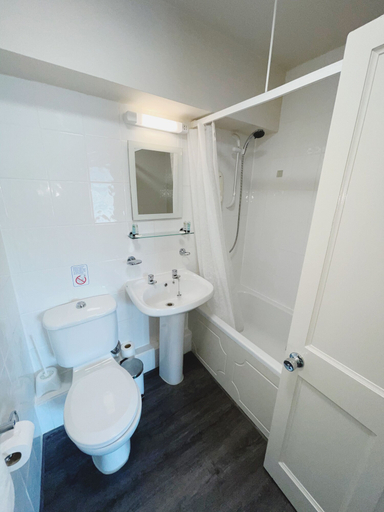 Bathroom 4, Croppers Arms, Kirklees