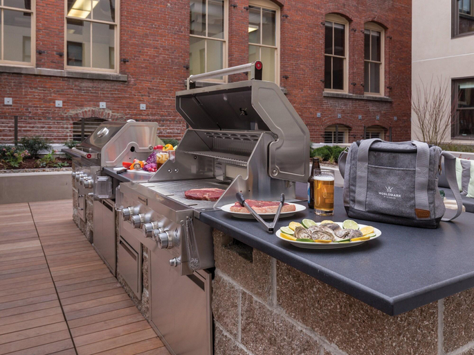 Food & Drinks 5, Worldmark Portland Waterfront Park, Multnomah