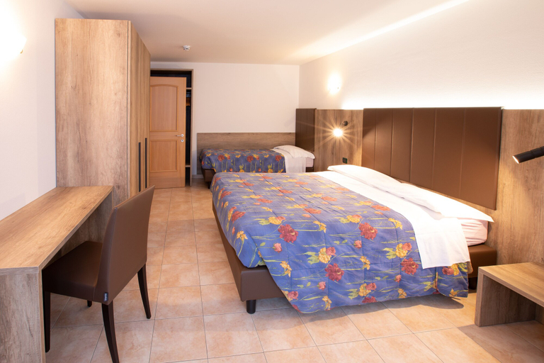 Bedroom 3, Residence Meridiana, Trento