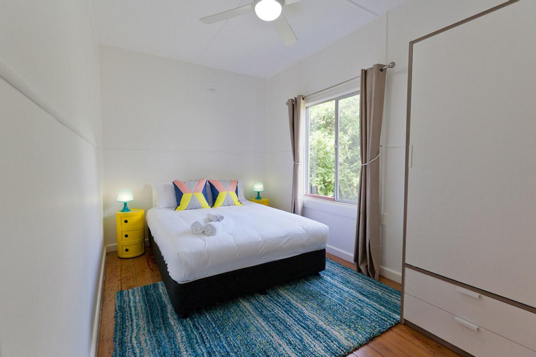 Charlie's Beach House, Byron