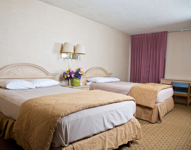 Others 4, Budget Inn, Putnam