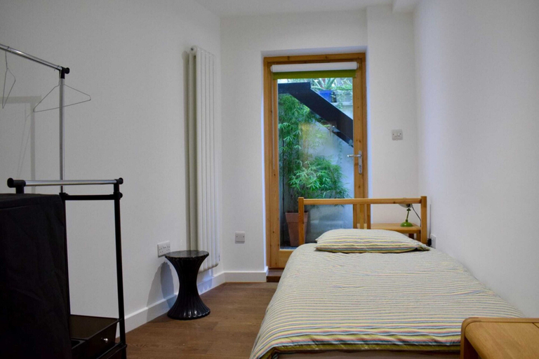 Bedroom 2, Charming 2 Bedroom Apartment in Kentish Town, London