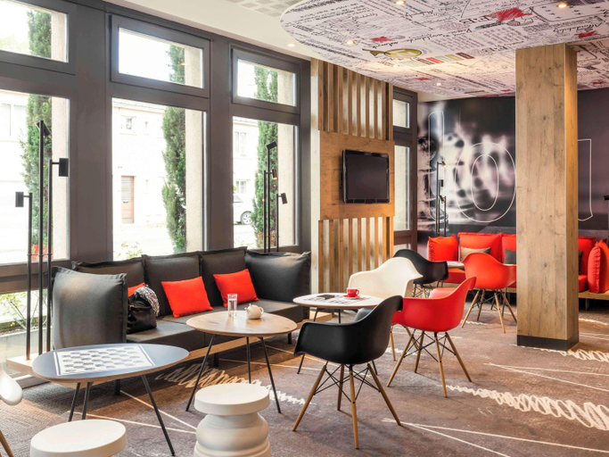 Public Area 2, B&B HOTEL Chartres Centre Cathédrale, Eure-et-Loir