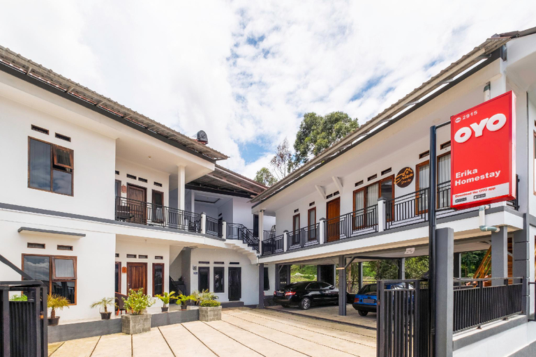 Exterior & Views 1, OYO 2915 Erika Homestay, Bandung