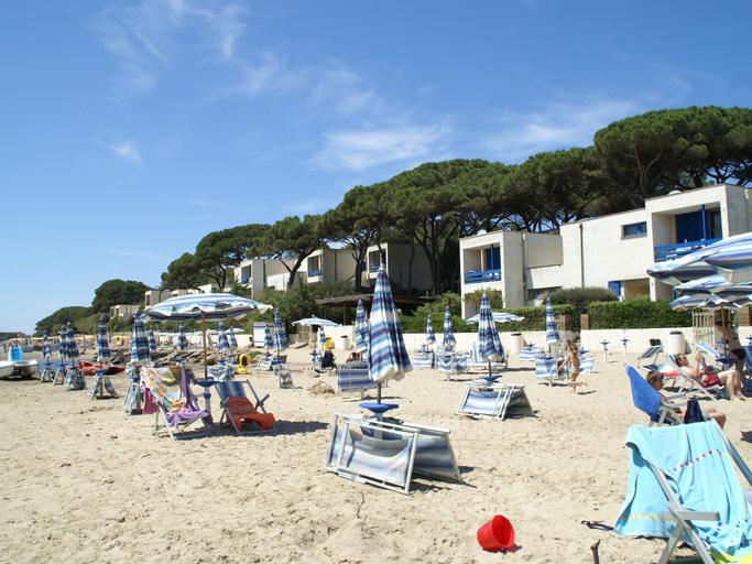 Lovely apartment with seaview and directly on the beach, Livorno