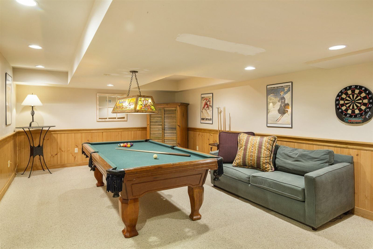 Public Area, Family Friendly Overlook at Topnotch, Lamoille