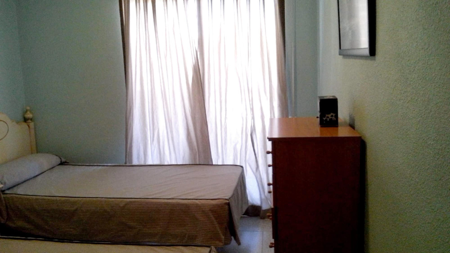 Bedroom 4, Spacious apartment in Calpe of 100 m² with shared pool!, Alicante